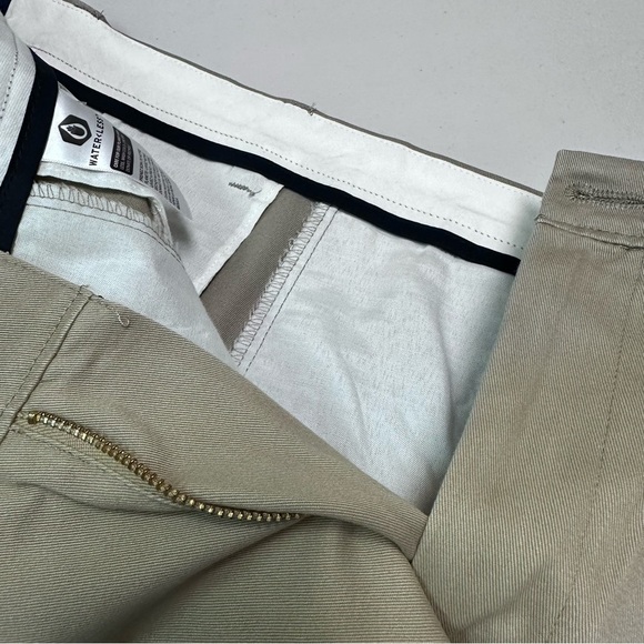 Dockers Men's Easy Khaki Pants - Classic Fit, Pleated, Gray Size 33x32 - Picture 4 of 6